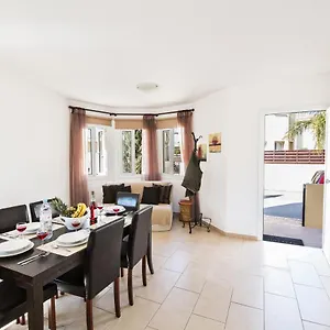 Villa Nancy, Protaras